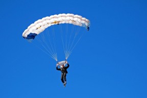 开云官网APP下载-史上最“燃”关键三分：一球点燃全场激情！，一分钟三分球世界纪录